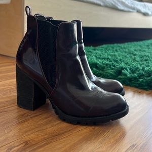 Steven madden burgundy ankle boot